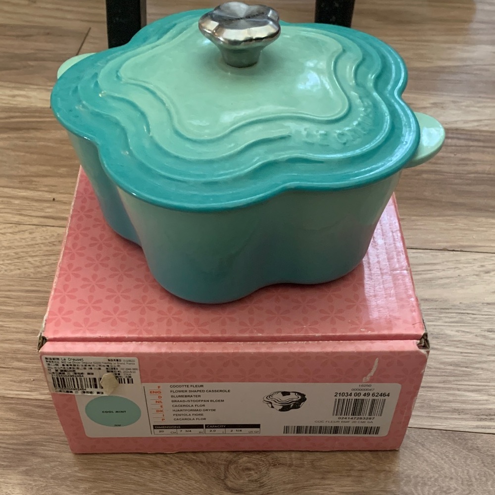 Le Creuset Cool Mint Dutch Oven